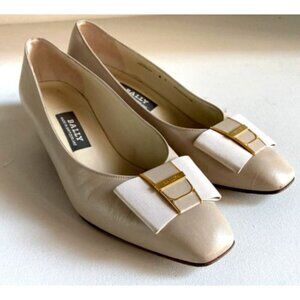 Vintage  Bally Switzerland Bow Detail Low Heel Leather Loafers 6.5 Extra Wide.